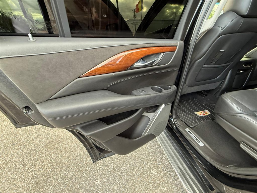 2016 Cadillac Escalade Luxury - Photo 21