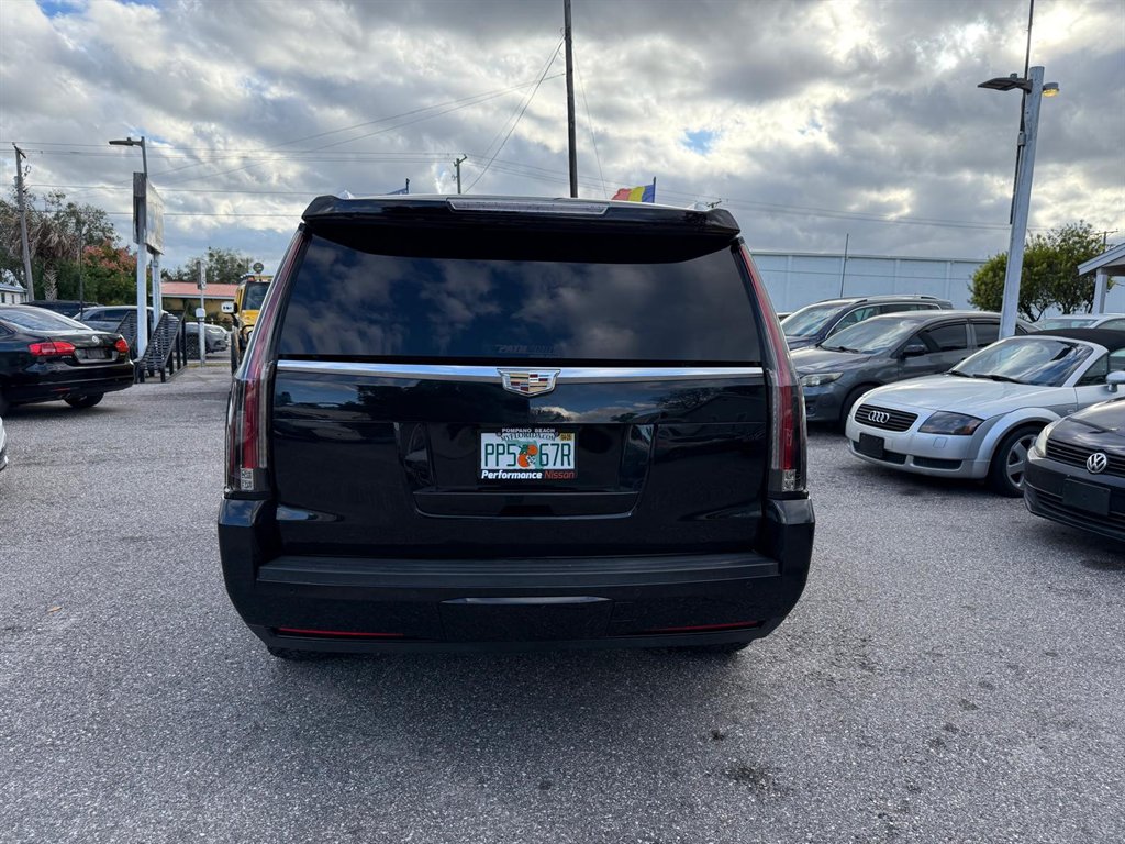 2016 Cadillac Escalade Luxury - Photo 9