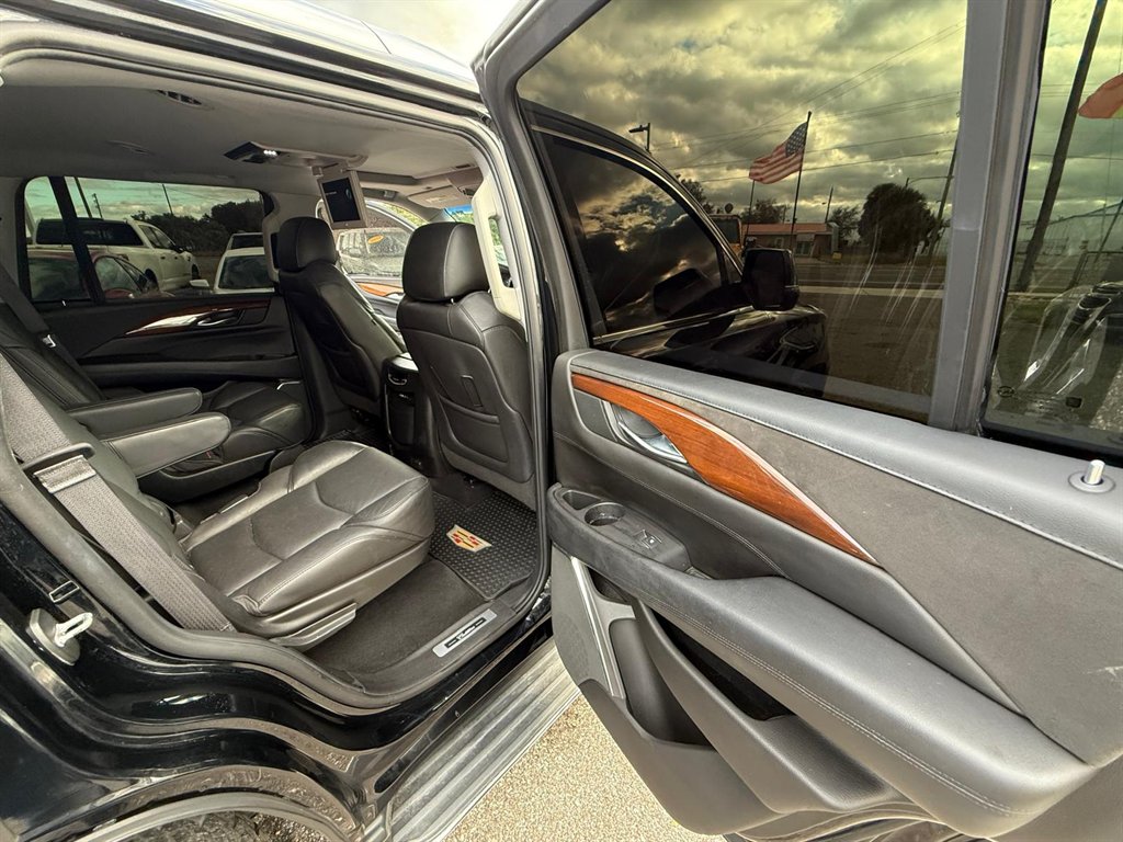 2016 Cadillac Escalade Luxury - Photo 22
