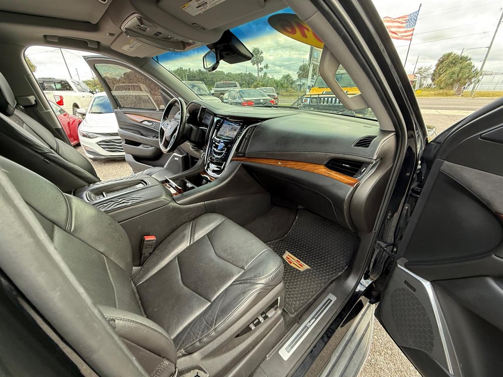 2016 Cadillac Escalade Luxury - Photo 17