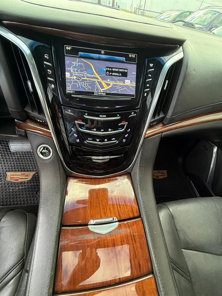 2016 Cadillac Escalade Luxury - Photo 19