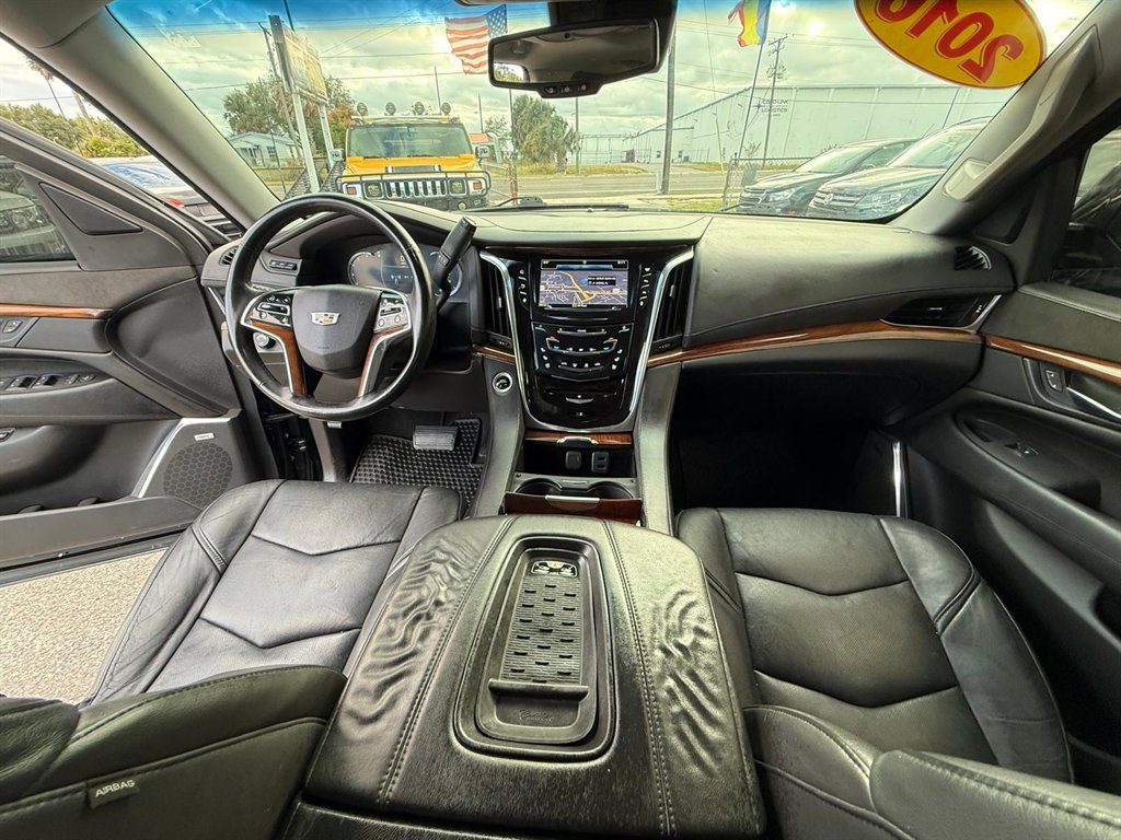 2016 Cadillac Escalade Luxury - Photo 11