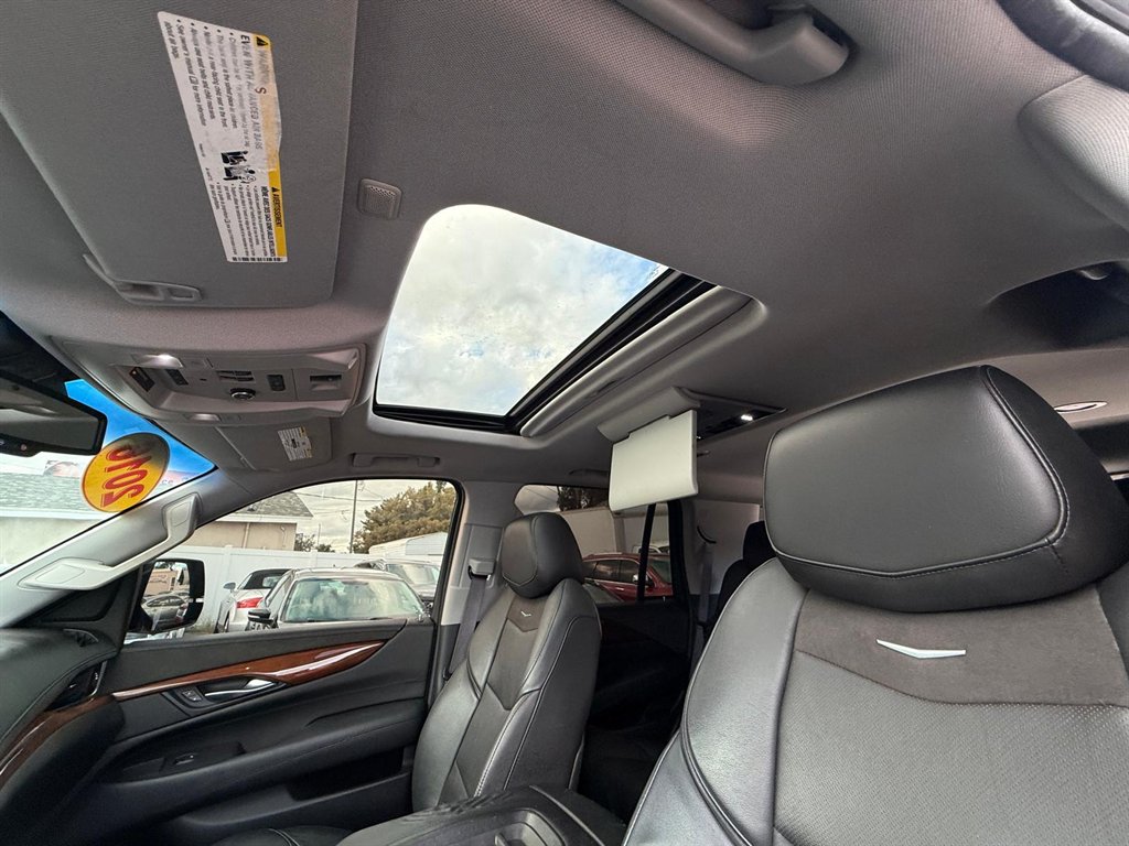 2016 Cadillac Escalade Luxury - Photo 16