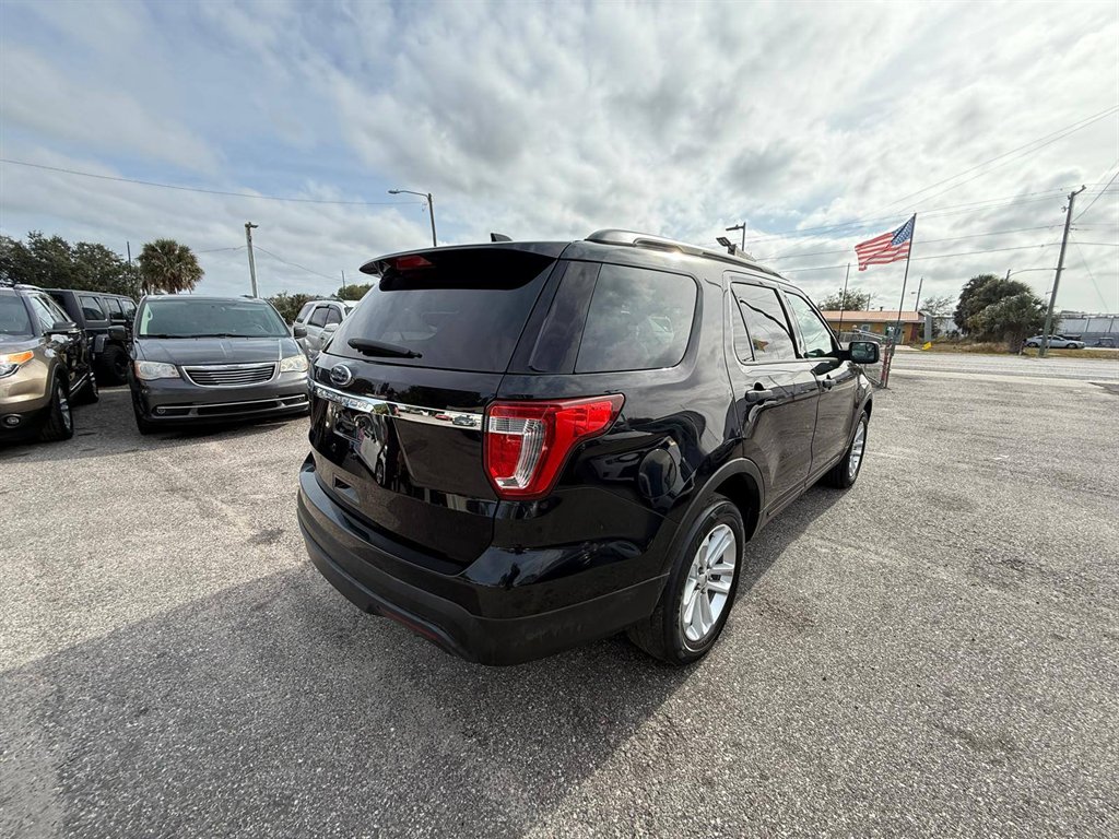 2017 Ford Explorer Base - Photo 6