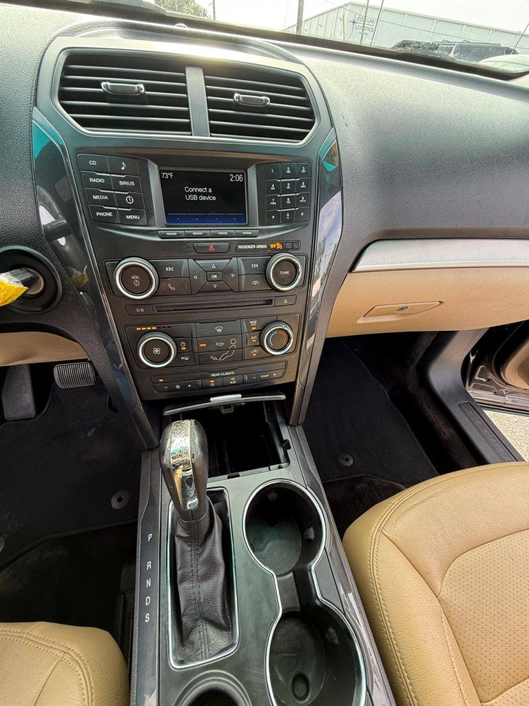 2017 Ford Explorer Base - Photo 11